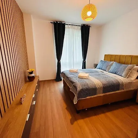 Brand New, Feel At Апартаменты