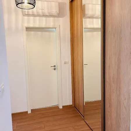 شقة Brand New, Feel At تيميشورا